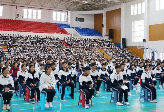 树立法治信仰 护航青春成长——迪庆州人民检察院开展送法进校园活动